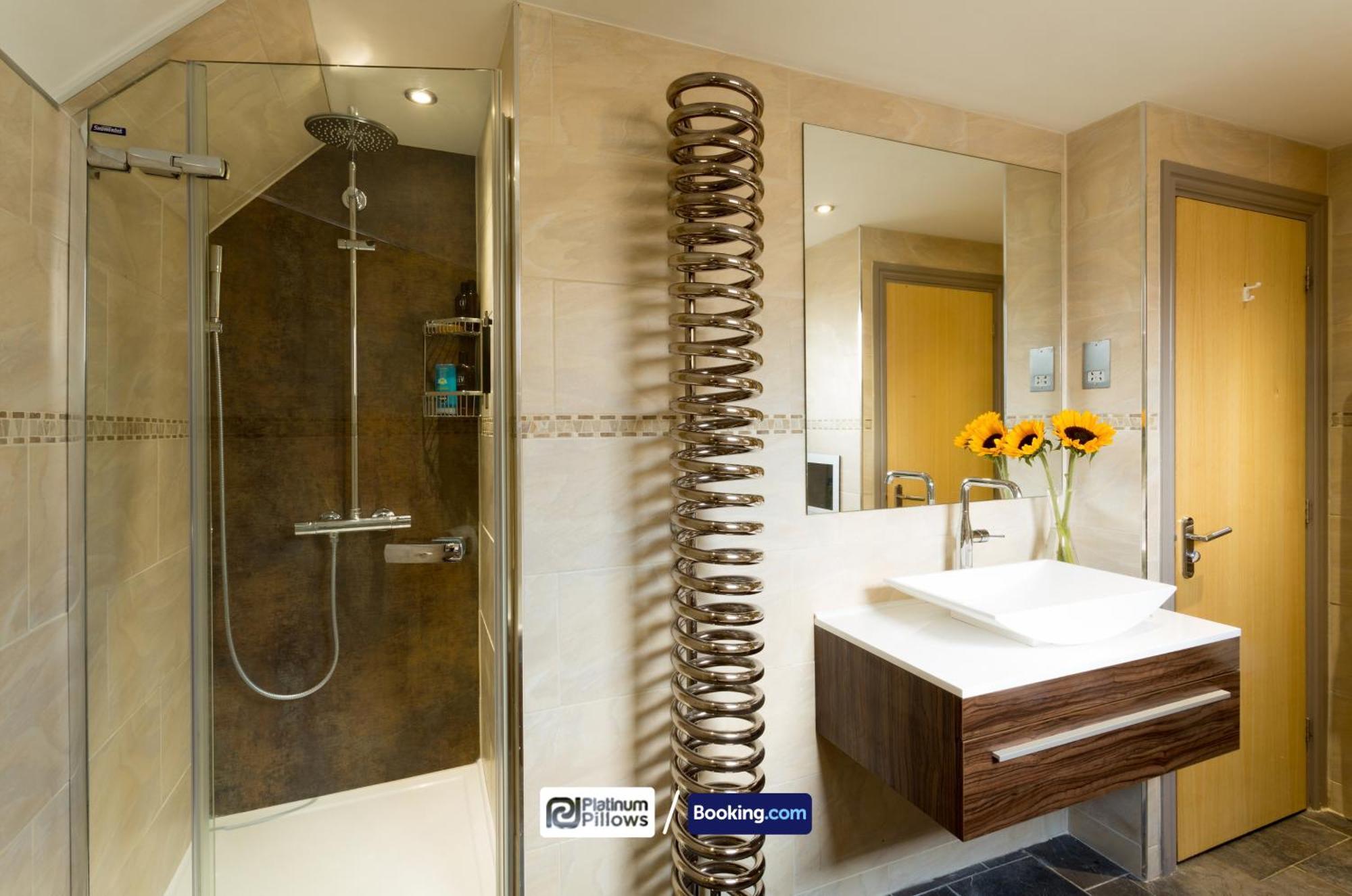 Modern Oxford 4 Bedroom Apartment, Contractor Accommodation, Walkable Into City Centre, Weekly & Monthly Deals Экстерьер фото